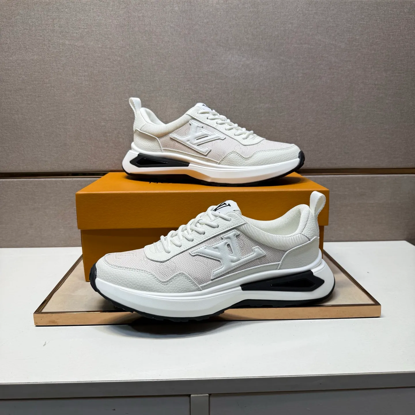 Men's men's shoes 💰pp462【LV～】men's casual shoes 2025z cabinet sales simultaneously 🔶Size: 38-44 #️⃣ 🔷3 colors🔜The upper is made of multi-material splicing➕Mesh lining, comfortable and breathable, sole: original comfortable and wear-resistant outsole, ⚠️real thing📱photographed🎬real thing is better📢📢📢